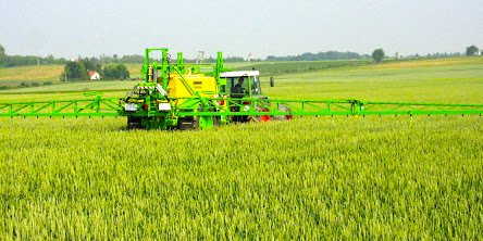 Scarsità d'acqua, pesticidi, aricoltura intensiva: agricoltura in UE al bivio. Scarsità d'acqua, pesticidi, aricoltura intensiva: agricoltura in UE al bivio.