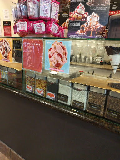 Ice Cream Shop «Cold Stone Creamery», reviews and photos, 651 Kapkowski Rd, Elizabeth, NJ 07201, USA