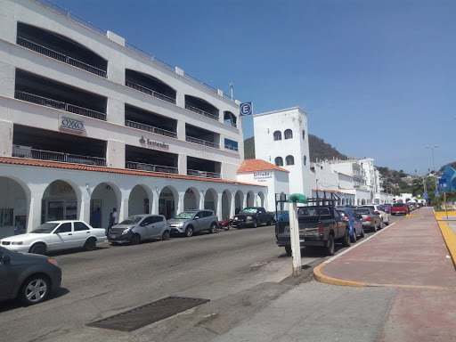 Oficina Banco Santander, Av. Morelos 140, Valle Dorado, 28200 Manzanillo, Col., México, Banco o cajero automático | COL