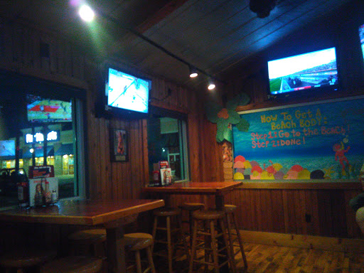 American Restaurant «Hooters», reviews and photos, 125 N Sykes Creek Pkwy, Merritt Island, FL 32953, USA
