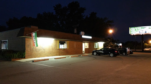 Pizza Restaurant «Luigis Pizza & Italian Restaurant», reviews and photos, 109 Bonita Dr, Greensboro, NC 27405, USA