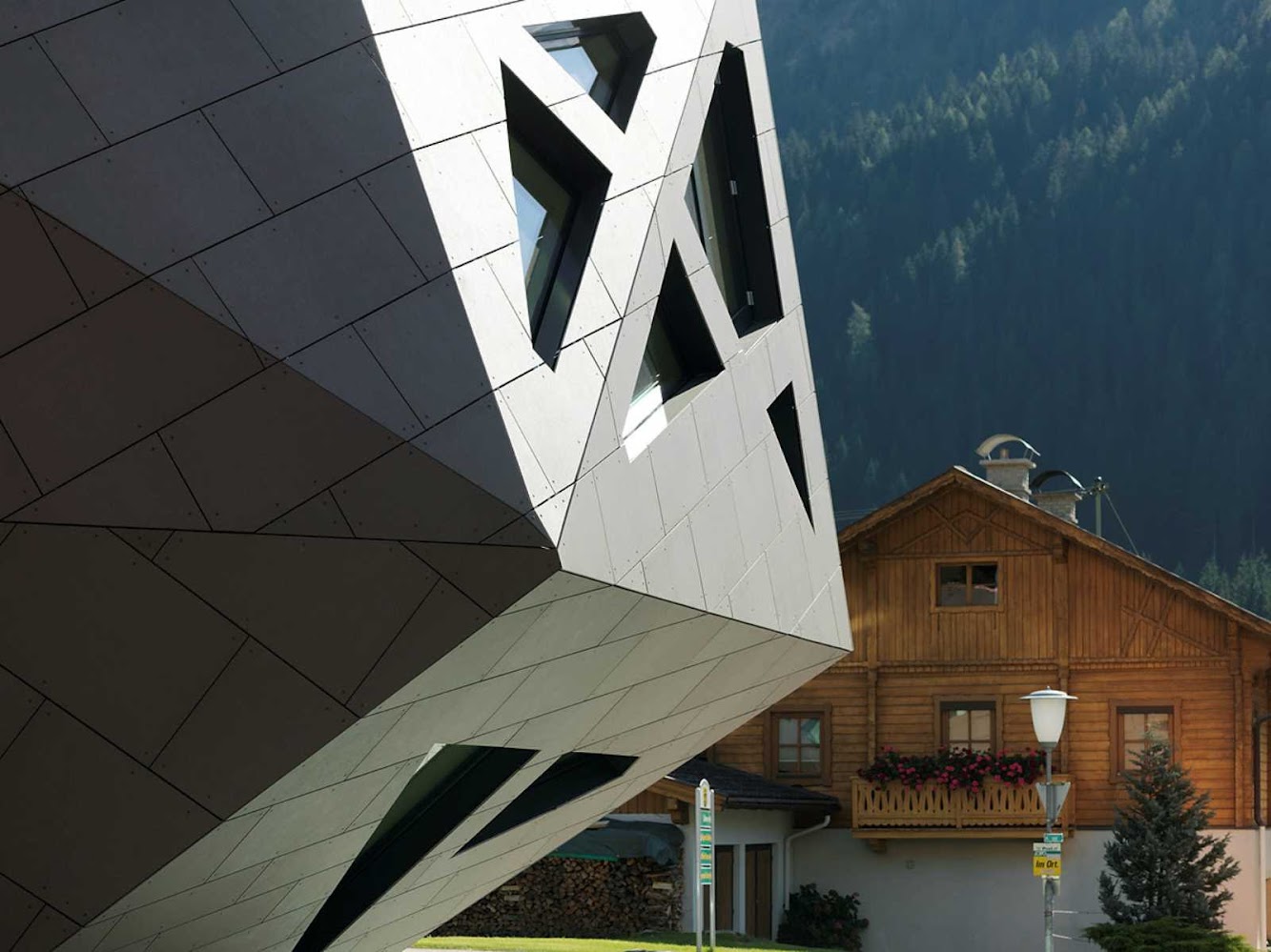 Community Centre by Machné Architekten