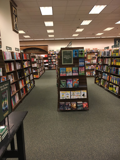 Book Store «Barnes & Noble», reviews and photos, 470 Universal Dr N, North Haven, CT 06473, USA