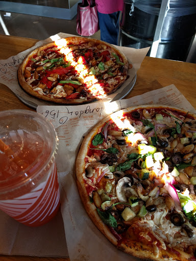Pizza Restaurant «Blaze Pizza», reviews and photos, 10520 S Eastern Ave, Henderson, NV 89052, USA