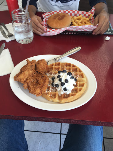 Fast Food Restaurant «The Hut Diner», reviews and photos, 1610 Fredericksburg Rd, San Antonio, TX 78201, USA