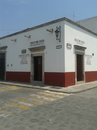 Consultorio dental, Av. Benito Juárez Pte. 18, Barrio de San Miguel, 58840 Cuitzeo del Porvenir, Mich., México, Dentista | MICH