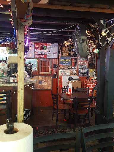 Restaurant «Six Shooters Bar And Grille», reviews and photos, 121 Historic Town Square, Lancaster, TX 75146, USA