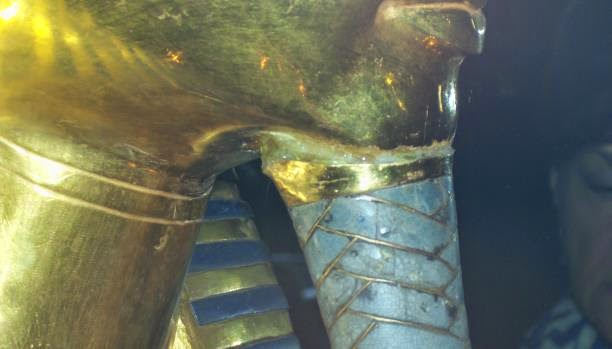 Tutankhamun’s burial mask "irreversibly damaged" Tutankhamun’s burial mask "irreversibly damaged"