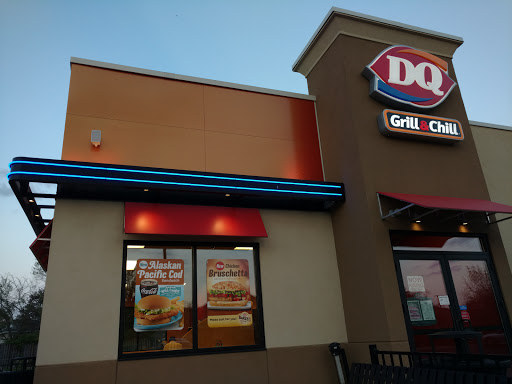 Fast Food Restaurant «DQ Grill & Chill Restaurant», reviews and photos, 704 E Veterans Pkwy, Yorkville, IL 60560, USA