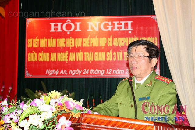 Đại tá Lữ Văn Tường - Phó Giám đốc Công an tỉnh phát biểu tại Hội nghị