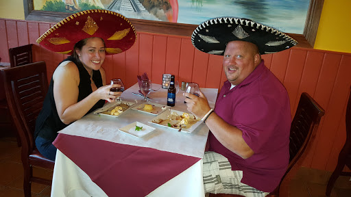 Mexican Restaurant «El Coyote B Restaurant», reviews and photos, 270 Federal Rd, Brookfield, CT 06804, USA