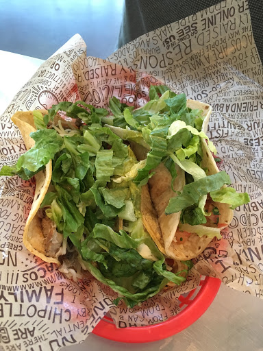 Mexican Restaurant «Chipotle Mexican Grill», reviews and photos, 7003 SW Nyberg St, Tualatin, OR 97062, USA