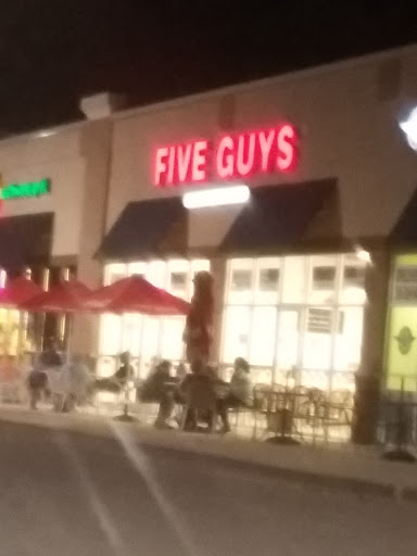 Fast Food Restaurant «Five Guys», reviews and photos, 1241 Point Mallard Pkwy, Decatur, AL 35601, USA
