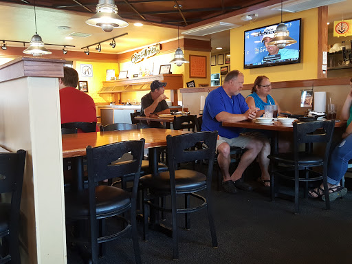 Pizza Restaurant «Pizza Hut», reviews and photos, 629 N Main St, Crossville, TN 38555, USA