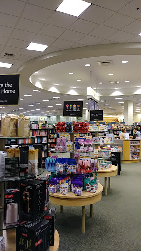 Book Store «Barnes & Noble», reviews and photos, 230 Main St, White Plains, NY 10601, USA