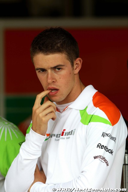 Пол ди Реста ест палец на Гран-при Великобритании 2011 в Сильверстоуне