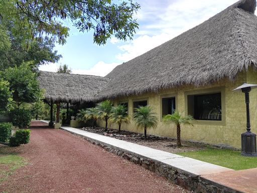 Hacienda Tzintzimeo, Carretera Federal Morelia-Zinapecuaro Km 28, Zinzimeo, 58920 Álvaro Obregón, Mich., México, Hacienda turística | CHIS