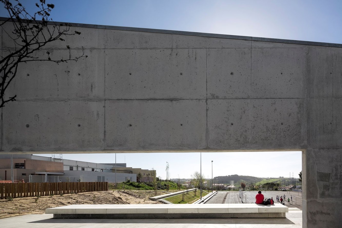 Caneças High School by Arx