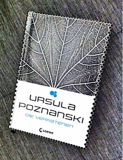 http://daughterofinkandpaper.blogspot.de/2014/03/die-verratenen-rezension-ursula-poznanski.html