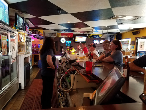 Bar & Grill «Checkers tavern & eatery», reviews and photos, 3120 6th St SW, Cedar Rapids, IA 52404, USA