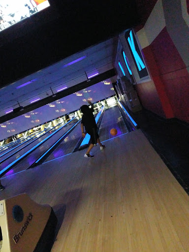 Bowling Alley «AMF Visalia Lanes», reviews and photos, 1740 W Caldwell Ave, Visalia, CA 93277, USA