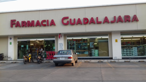 Farmacia Guadalajara, Madero 580, La Alameda, 59940 La Alameda, Mich., México, Farmacia | MICH