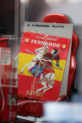 Buena Suerte Good Luck - Удачи Фернандо Алонсо и Ferrari от болельщиков на Гран-при Японии 2012