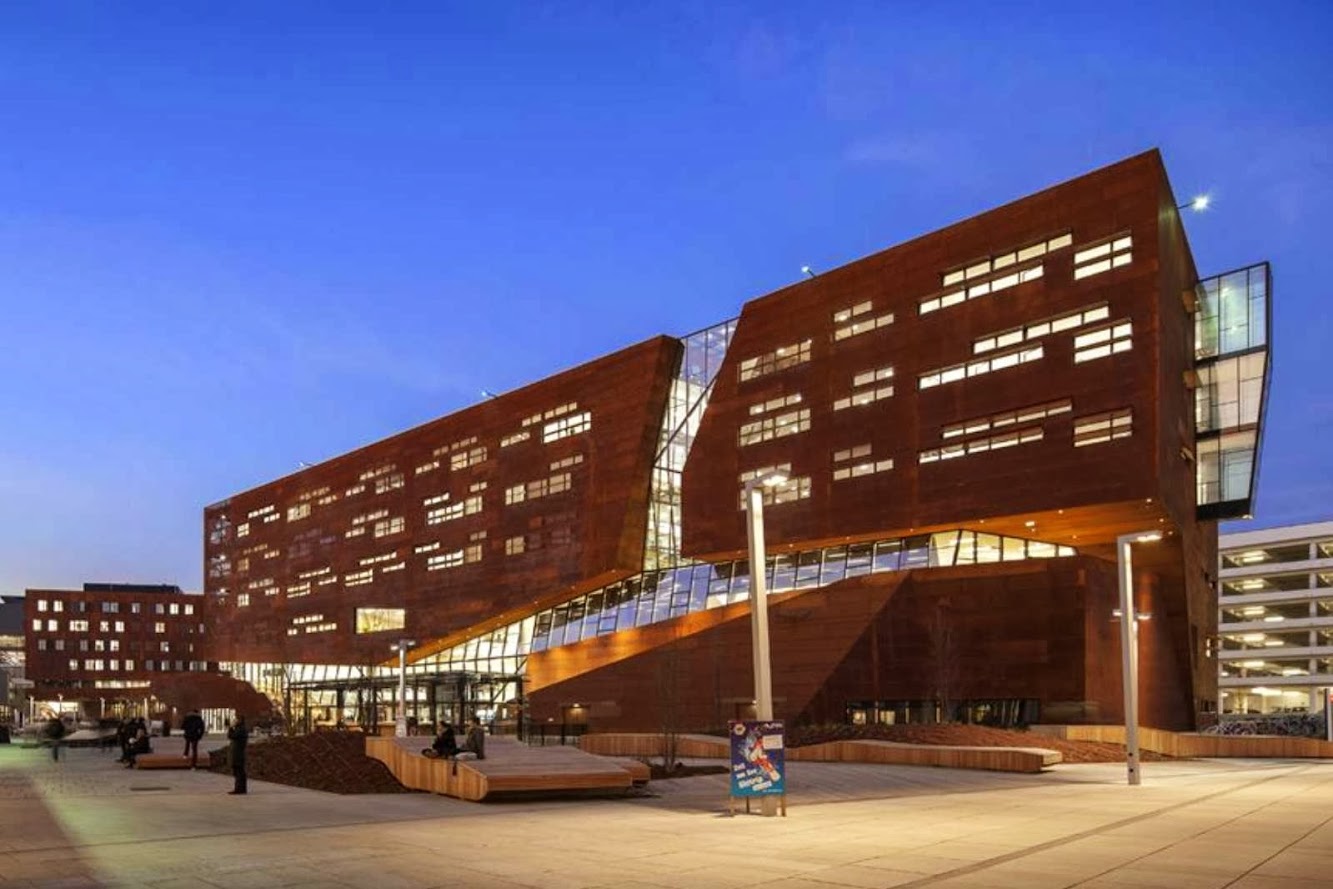 Teaching Center by Busarchitektur