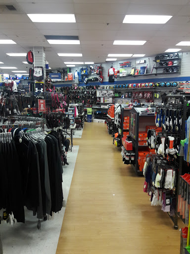 Sporting Goods Store «Big 5 Sporting Goods - Aurora Village», reviews and photos, 1133 N 205th St, Shoreline, WA 98133, USA