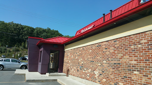 Pizza Restaurant «Pizza Hut», reviews and photos, 500 Scranton Carbondale Hwy, Archbald, PA 18403, USA