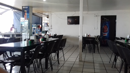 Carnitas Aeropuerto, Carretera Zamora- La Barca Km. 5.6, Rinconada, 59720 Zamora, Mich., México, Restaurante | MICH
