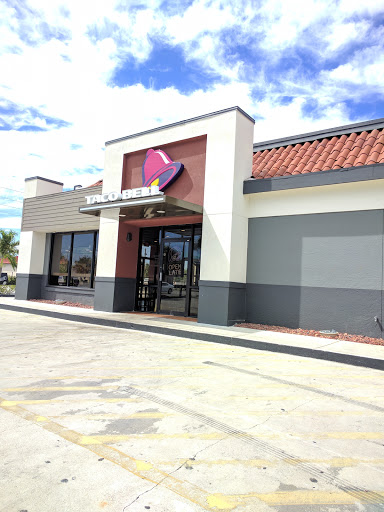 Mexican Restaurant «Taco Bell», reviews and photos, 1812 US-1, Fort Pierce, FL 34981, USA