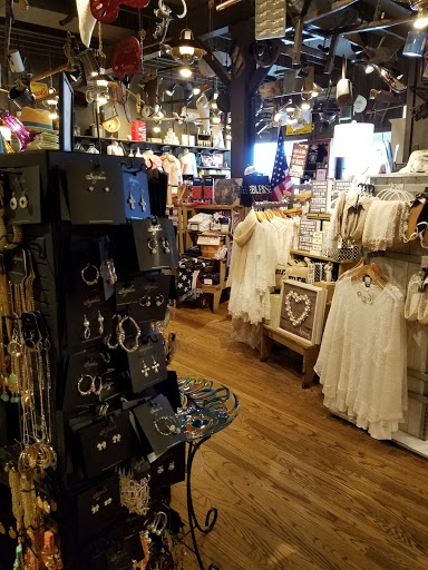 American Restaurant «Cracker Barrel Old Country Store», reviews and photos, 615 Ring Rd, Harrison, OH 45030, USA