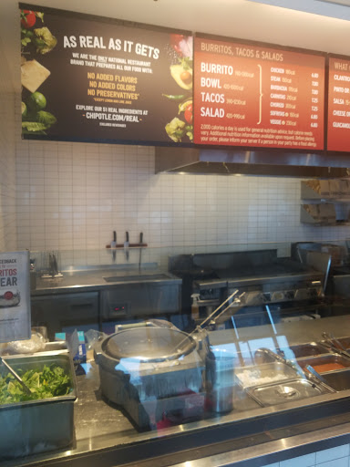 Mexican Restaurant «Chipotle Mexican Grill», reviews and photos, 110 Albany Turnpike #301, Canton, CT 06019, USA