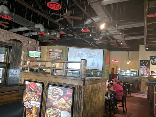 Pizza Restaurant «Old Chicago Pizza & Taproom», reviews and photos, 1010 Main St C, Conway, AR 72034, USA