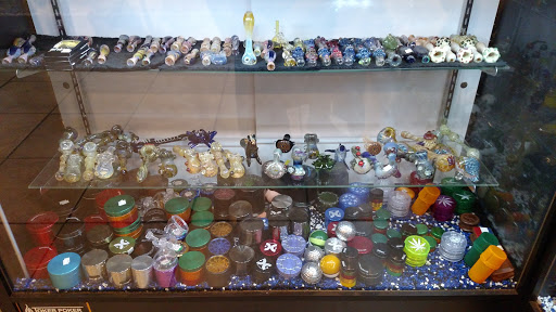 Tobacco Shop «COSMOS Smokeshop», reviews and photos, 2335 Bode Rd, Schaumburg, IL 60194, USA