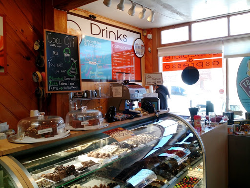 Chocolate Shop «Pikes Peak Chocolate and Ice Cream», reviews and photos, 805 Manitou Ave, Manitou Springs, CO 80829, USA