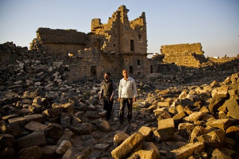 Tomb raiders in Jordan descend on ancient crypts Tomb raiders in Jordan descend on ancient crypts