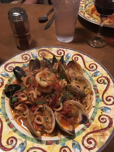 Restaurant «Fiorella Italian Restaurant», reviews and photos, 7008 Charleston Shores Blvd, Lake Worth, FL 33467, USA