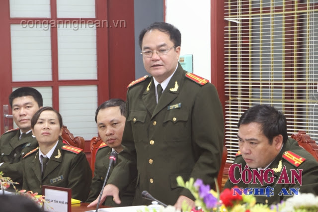 Thượng tá Vũ Chiến Thắng - Phó Giám đốc Công an Nghệ An phát biểu tại Hội nghị