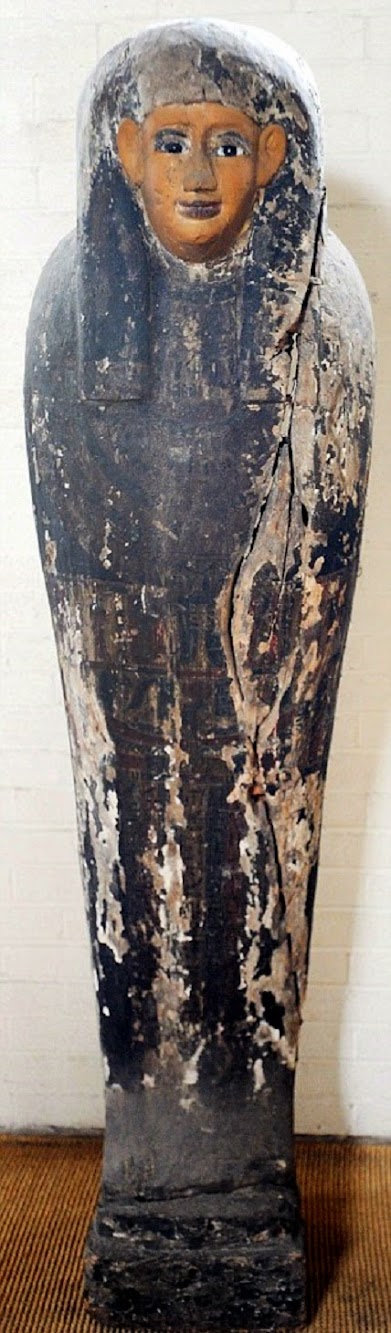 Auctioneer discovers Egyptian coffin lid in wall Auctioneer discovers Egyptian coffin lid in wall