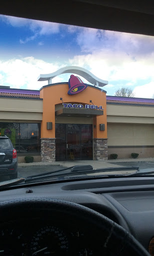 Mexican Restaurant «Taco Bell», reviews and photos, 2999 16th St, Bedford, IN 47421, USA