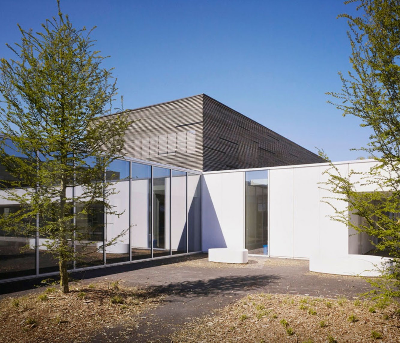 Briand Buisson Nadaud school by ZIGZAG Architecture