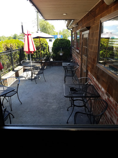 Bar & Grill «Arena Patio Restaurant», reviews and photos, 873 Wethersfield Ave, Hartford, CT 06114, USA