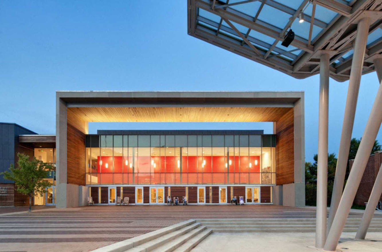 Urban Design: CIVIC BUILDING by MACHADO AND SILVETTI