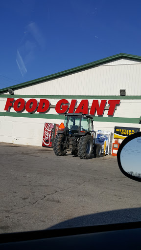 Grocery Store «Food Giant», reviews and photos, 10300 Dixie Beeline Hwy, Guthrie, KY 42234, USA