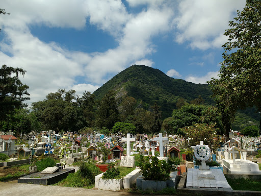 Cementerio Municipal Juan de la Luz Enriquez, Prolangacion De Avenida Oriente 6 2244, Centro, 94300 Orizaba, Ver., México, Cementerio | VER