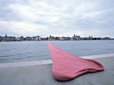 Giant Bubble Gum Sculptures by Simone Decker Seen On www.coolpicturegallery.us Giant Bubble Gum Sculptures by Simone Decker Seen On www.coolpicturegallery.us