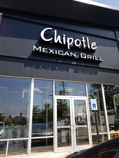 Mexican Restaurant «Chipotle Mexican Grill», reviews and photos, 1401 W North Ave, Melrose Park, IL 60160, USA