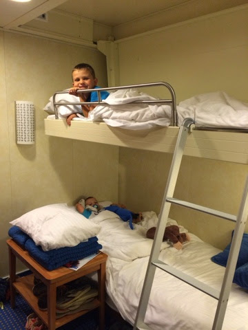 Tips for Cruising with children: what to book, pack, eat and more! www.stilettosanddiapers.com